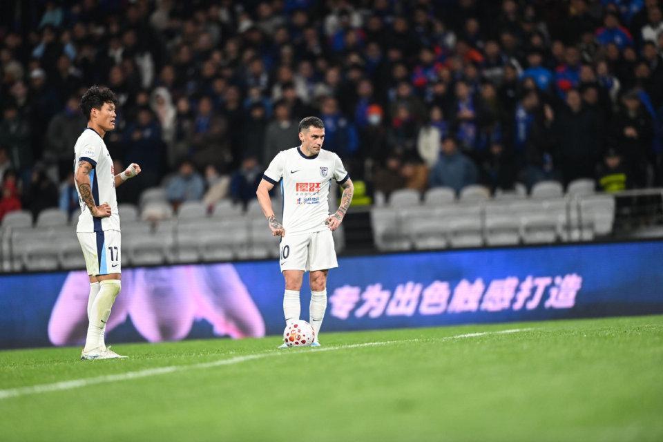 斯坦丘反戈武汉三镇！半场压哨点球破门，轰英博处子球后不庆祝